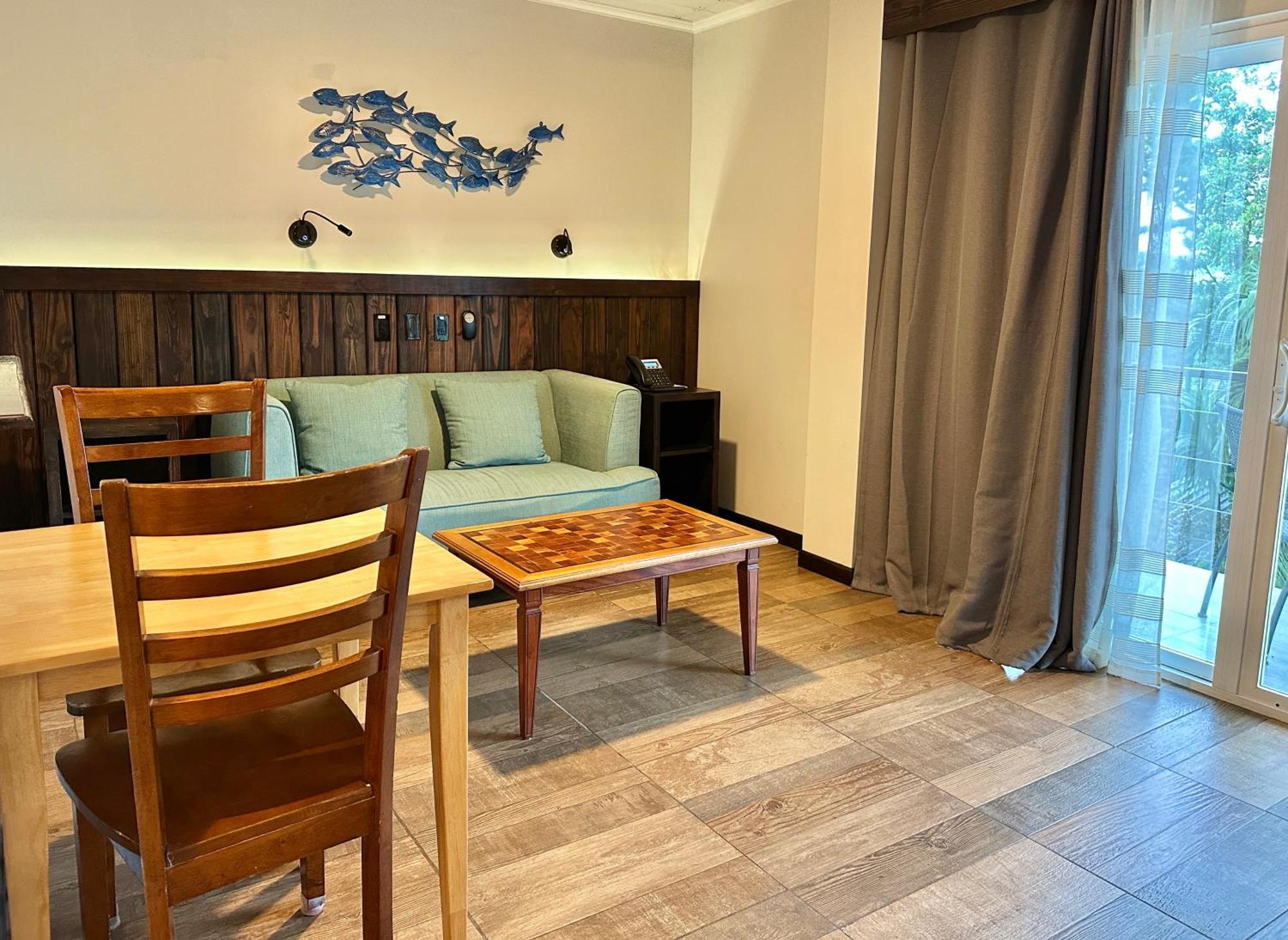 Palau Central Hotel Корор Экстерьер фото